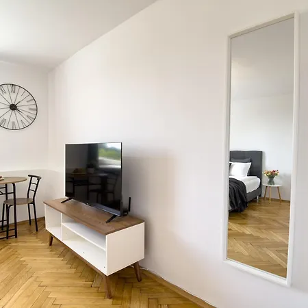 Quiet - Near Pge Narodowy Stadium Apartment *